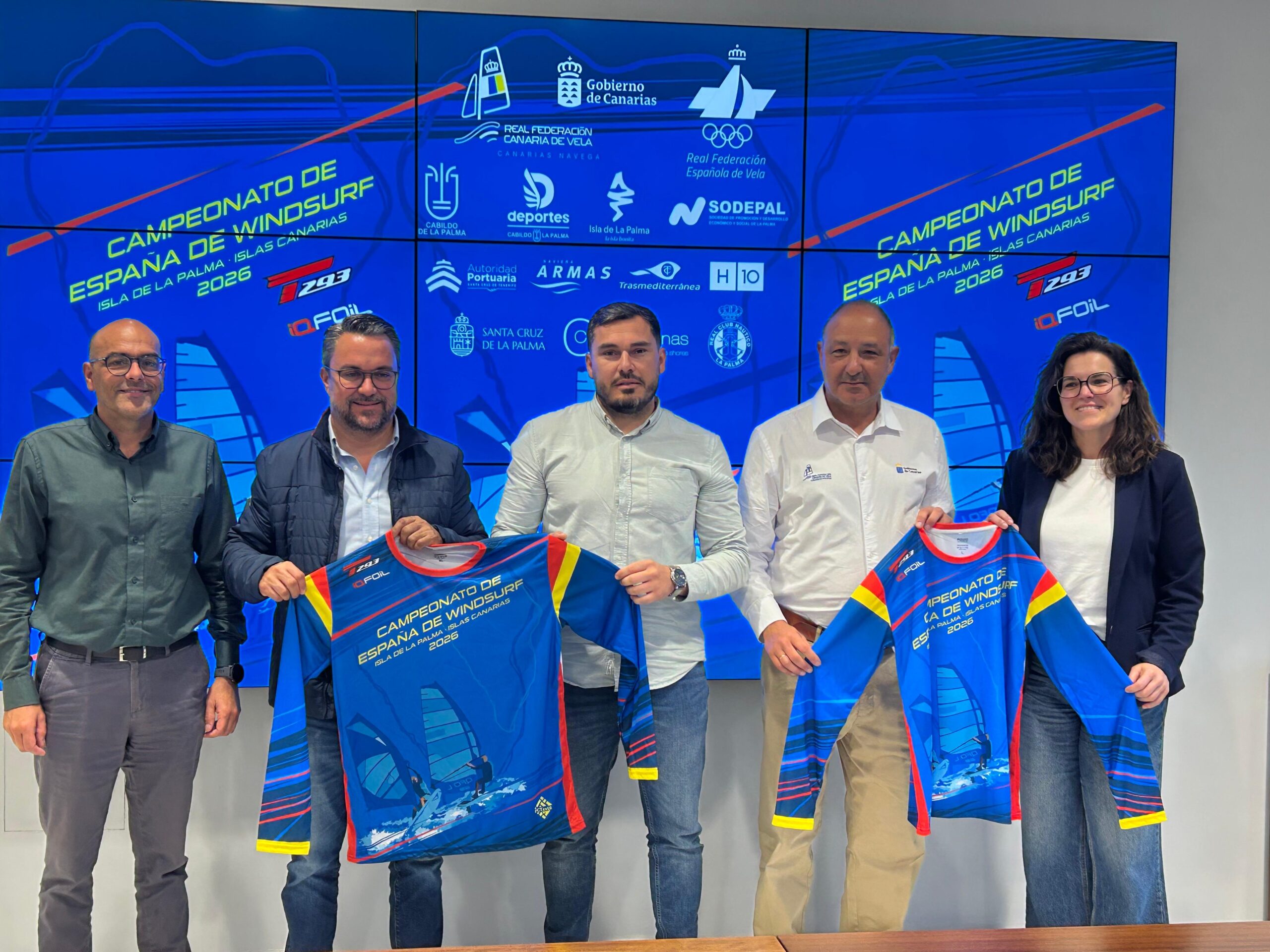 La Palma acoge el Campeonato de España de windsurf Techno e iQFOiL con 100 regatistas