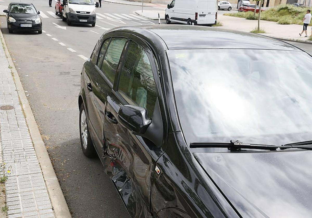 Dos jóvenes heridas en un choque entre coches en Salamanca a mediodía
